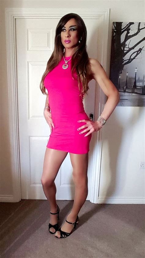 Shemale Porn Pics on xGroovy with Sexy Transgenders.